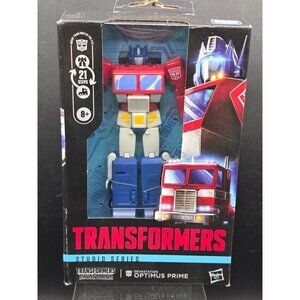Transformers Studio Series Optimus Prime Deluxe Class 21-Step Action Figure